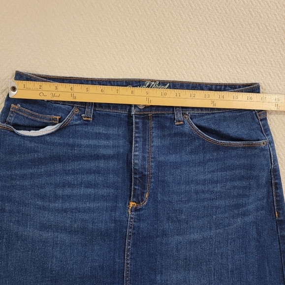 Universal Thread Denim Blue Skirt Size 14 Cut Off Jeans Frayed Hem Fringe - Picture 9 of 13